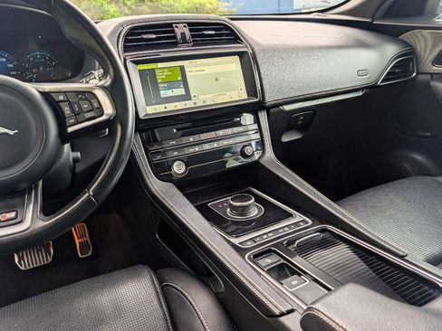 Used 2018 Jaguar F-PACE S AWD/4WD image 22
