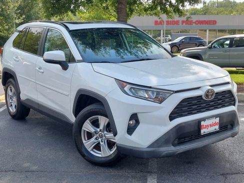 Used 2019 Toyota RAV4 XLE w/ Convenience Package AWD/4WD image 2
