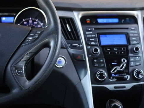 Used 2012 Hyundai Sonata Hybrid FWD image 32