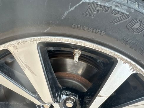 Used 2018 Nissan Maxima 3.5 SV FWD image 12