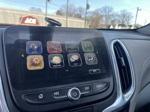 Used 2018 Chevrolet Equinox Premier image 21