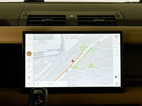 Used 2025 Land Rover Defender 110 S image 24