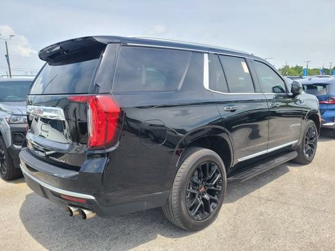 Used 2023 GMC Yukon Denali AWD/4WD image 3