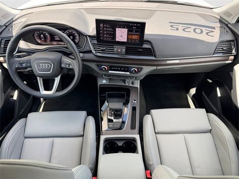 Used 2025 Audi Q5 2.0T Premium Plus image 12