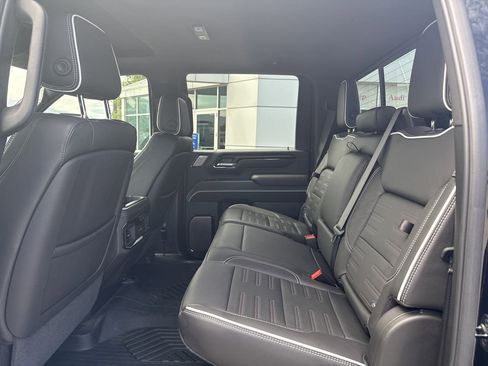 Used 2025 GMC Sierra 2500 AT4X w/ AT4X AEV Edition AWD/4WD image 18
