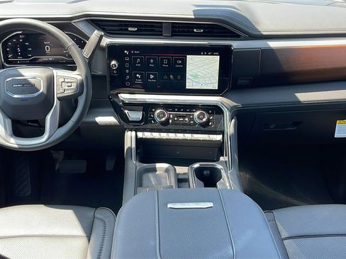 New 2025 GMC Sierra 2500 Denali w/ Denali Reserve Package image 17