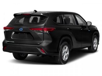 Certified 2022 Toyota Highlander LE video 2