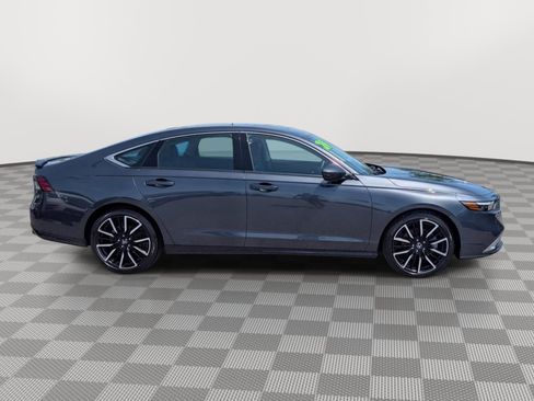 Used 2024 Honda Accord Touring image 6