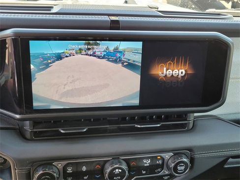 Used 2024 Jeep Wrangler Sahara image 19