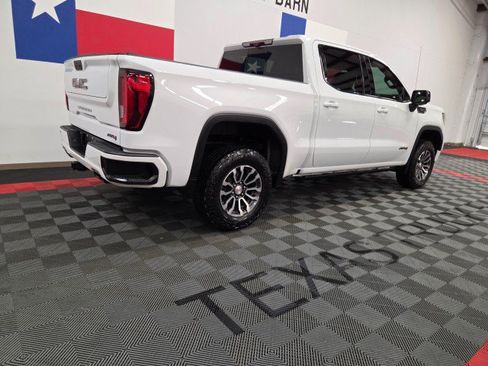 Used 2021 GMC Sierra 1500 AT4 w/ AT4 Premium Package AWD/4WD image 17