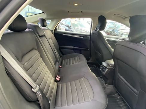 Used 2014 Ford Fusion SE FWD image 18