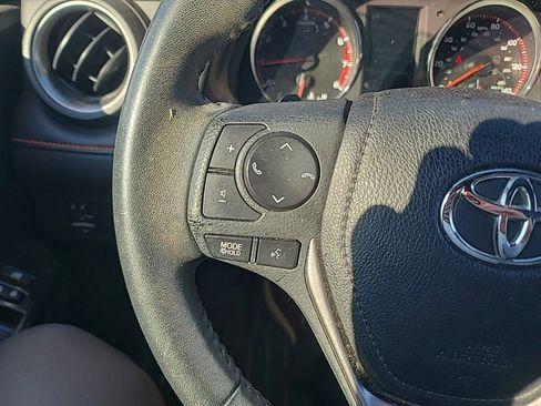 Used 2017 Toyota RAV4 SE image 9