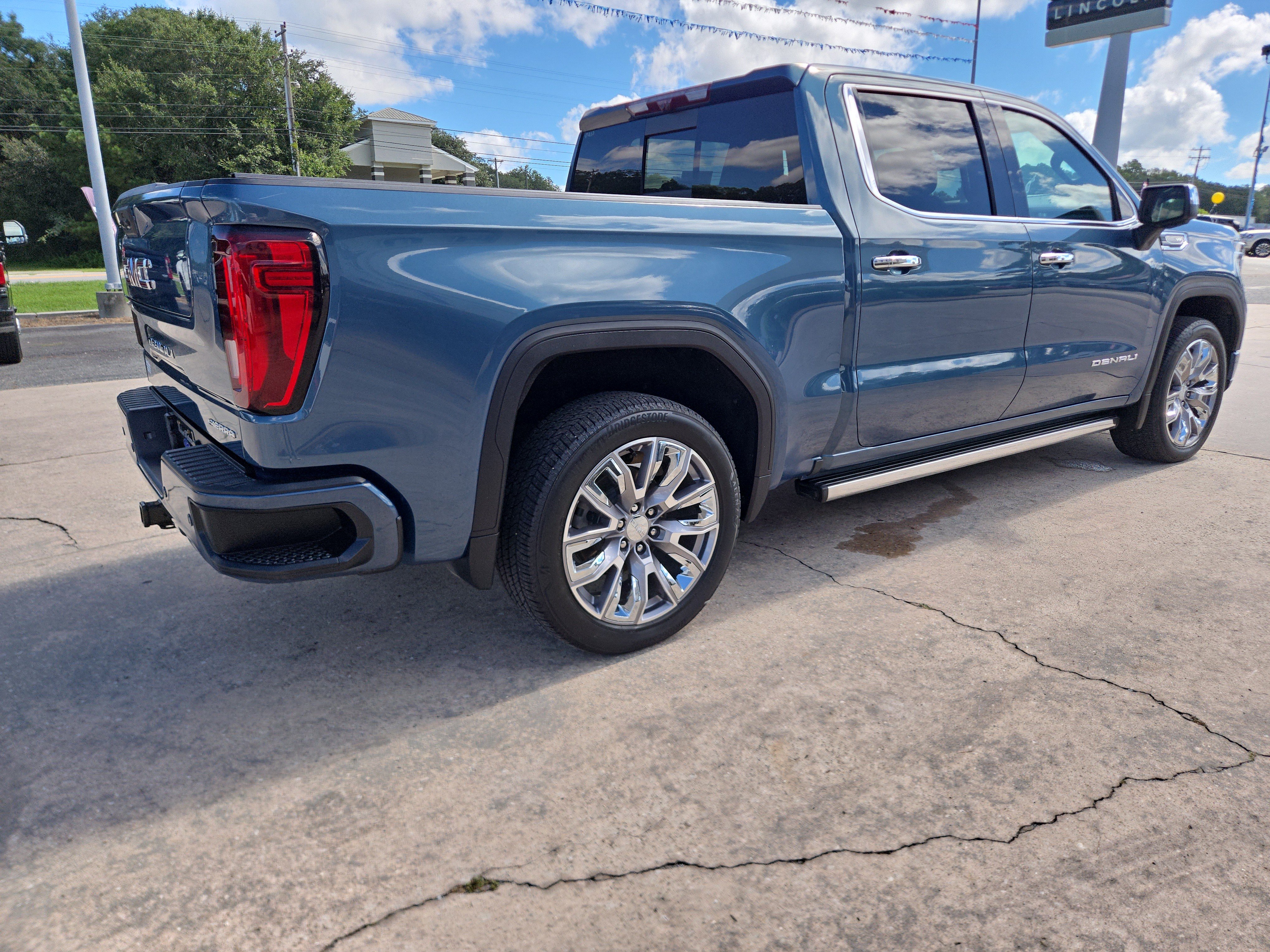 Used 2024 GMC Sierra 1500 Denali w/ Denali Reserve Package AWD/4WD image 6