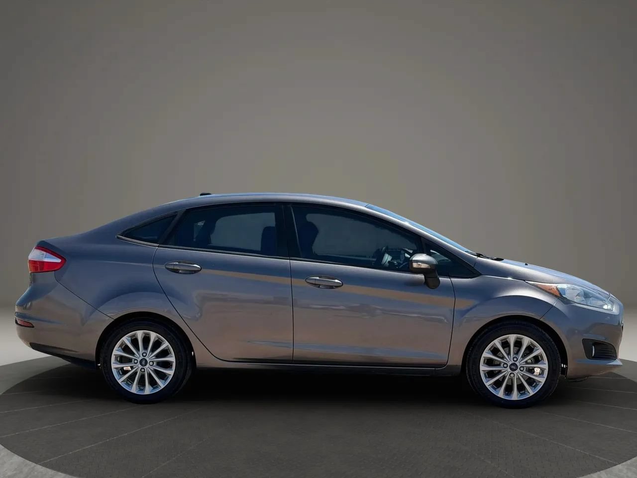 Used 2014 Ford Fiesta SE w/ Equipment Group 201A FWD image 8
