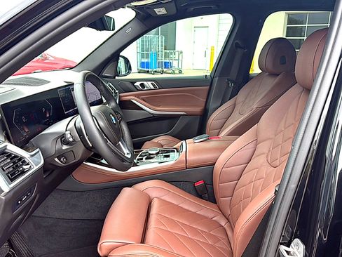 Used 2024 BMW X5 sDrive40i w/ Premium Package image 7