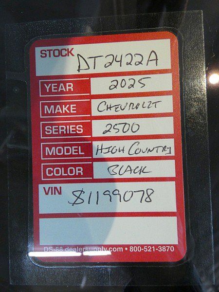 Used 2025 Chevrolet Silverado 2500 High Country w/ Midnight Edition AWD/4WD image 32