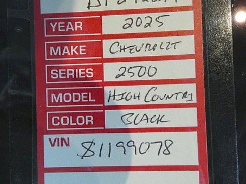 Used 2025 Chevrolet Silverado 2500 High Country w/ Midnight Edition AWD/4WD image 32