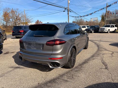 Used 2016 Porsche Cayenne GTS image 7