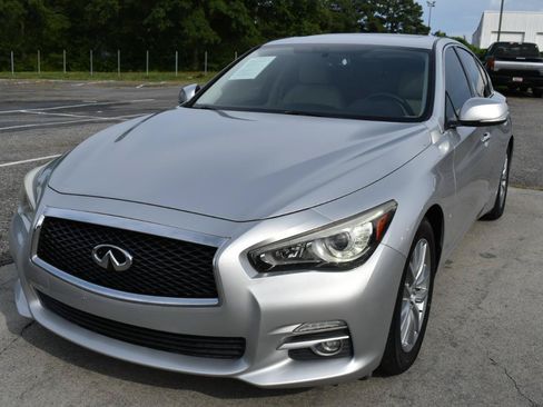 Used 2017 INFINITI Q50 3.0t Premium RWD image 2