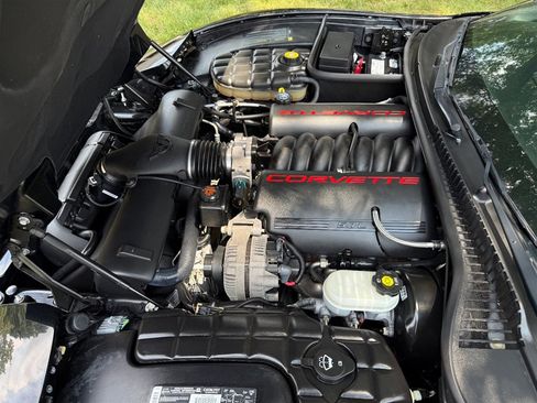 Used 2002 Chevrolet Corvette Convertible w/ Preferred Equipment Group1 image 61