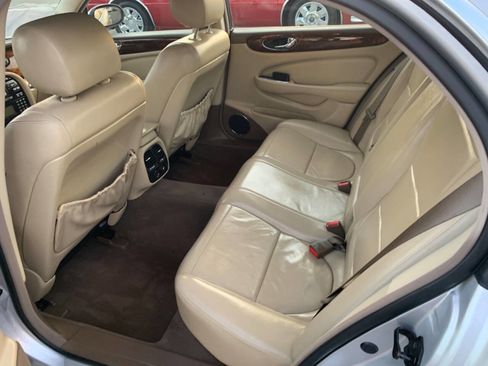 Used 2006 Jaguar XJ8 RWD image 13