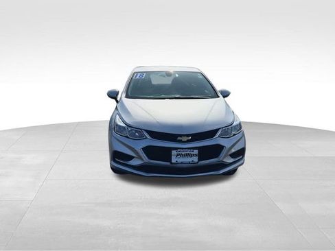Used 2018 Chevrolet Cruze LS image 3