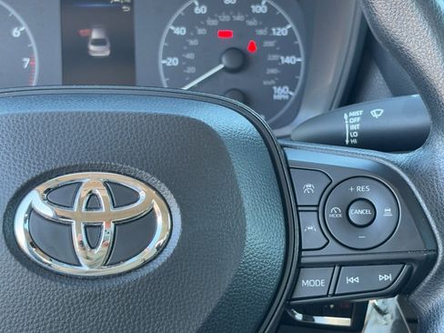 Used 2025 Toyota Corolla LE image 22