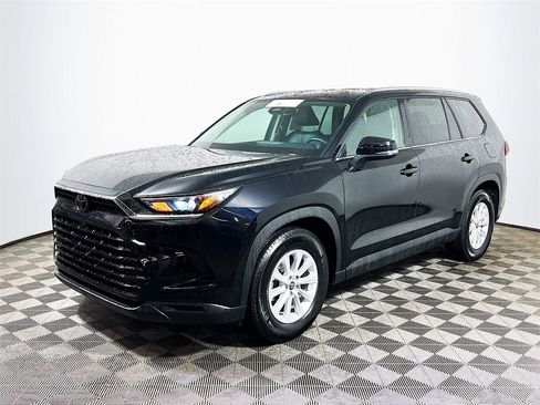 Used 2025 Toyota Grand Highlander AWD image 4