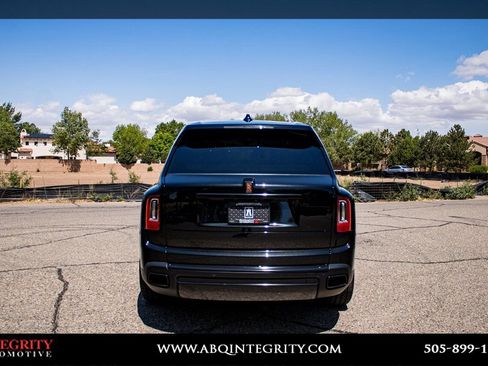 Used 2022 Rolls-Royce Cullinan w/ Dynamic Package image 5
