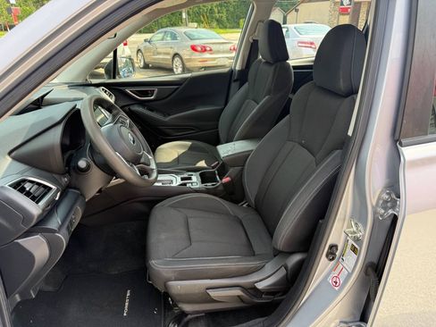 Used 2019 Subaru Forester AWD/4WD image 17