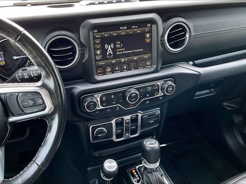 Used 2022 Jeep Wrangler Unlimited Sahara w/ Cold Weather Group AWD/4WD image 6
