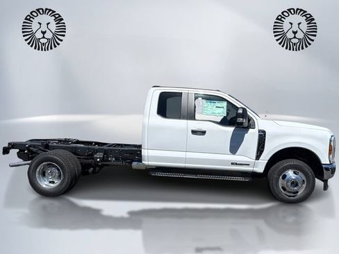 New 2026 Ford F350 XL w/ XL Chrome Package AWD/4WD image 5