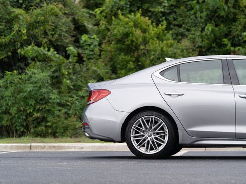 Used 2021 Genesis G70 2.0T RWD image 6
