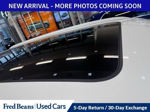 Used 2024 Volkswagen Atlas Cross Sport SE w/ Panoramic Sunroof Package image 5