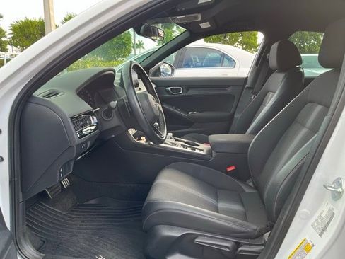 Used 2023 Honda Civic Sport image 6