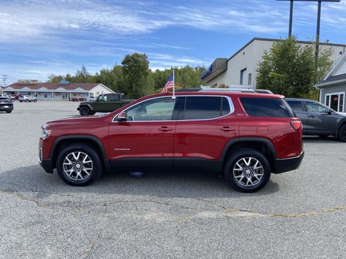 Used 2023 GMC Acadia SLT image 2