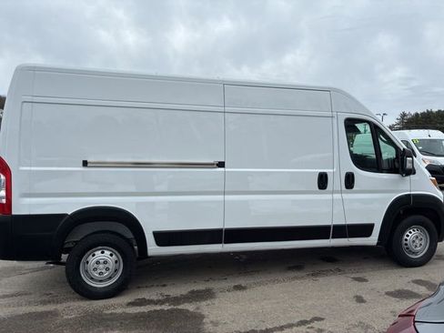Used 2024 RAM ProMaster 2500 w/ Convenience Group FWD image 8