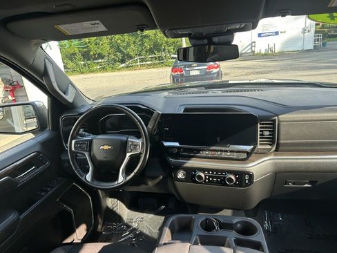Used 2024 Chevrolet Silverado 1500 LT AWD/4WD image 34