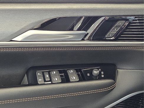 New 2026 Jeep Grand Wagoneer 4WD image 13