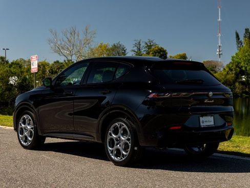 New 2025 Alfa Romeo Tonale w/ Premium Package image 9