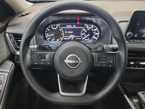 Used 2023 Nissan Rogue SV AWD/4WD image 17