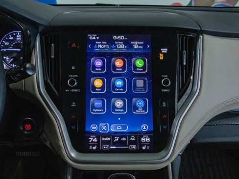 Used 2020 Subaru Outback Premium image 4