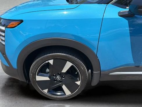 Used 2025 Nissan Kicks SR FWD image 33