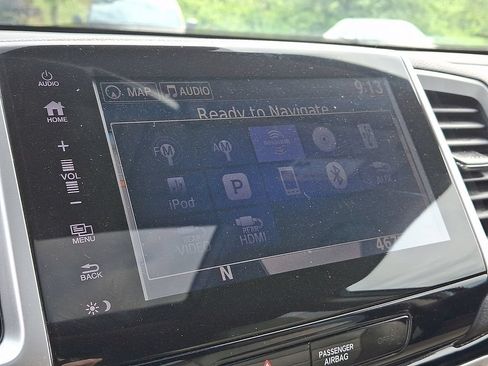 Used 2017 Honda Pilot Touring image 22