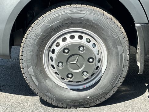 Used 2024 Mercedes-Benz Sprinter 3500 image 29