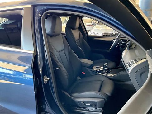 Used 2024 BMW X4 xDrive30i image 9