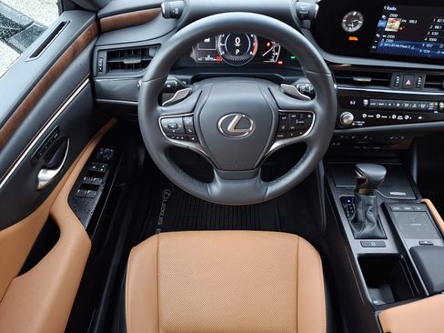Used 2022 Lexus ES 350 w/ Premium Package FWD image 12