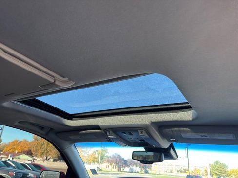 Used 2018 GMC Yukon Denali w/ Denali Ultimate Package image 17