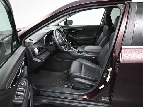 Used 2025 Subaru Outback Limited AWD/4WD image 8