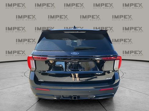 Used 2025 Ford Explorer ST-Line w/ ST-Line Street Pack image 4